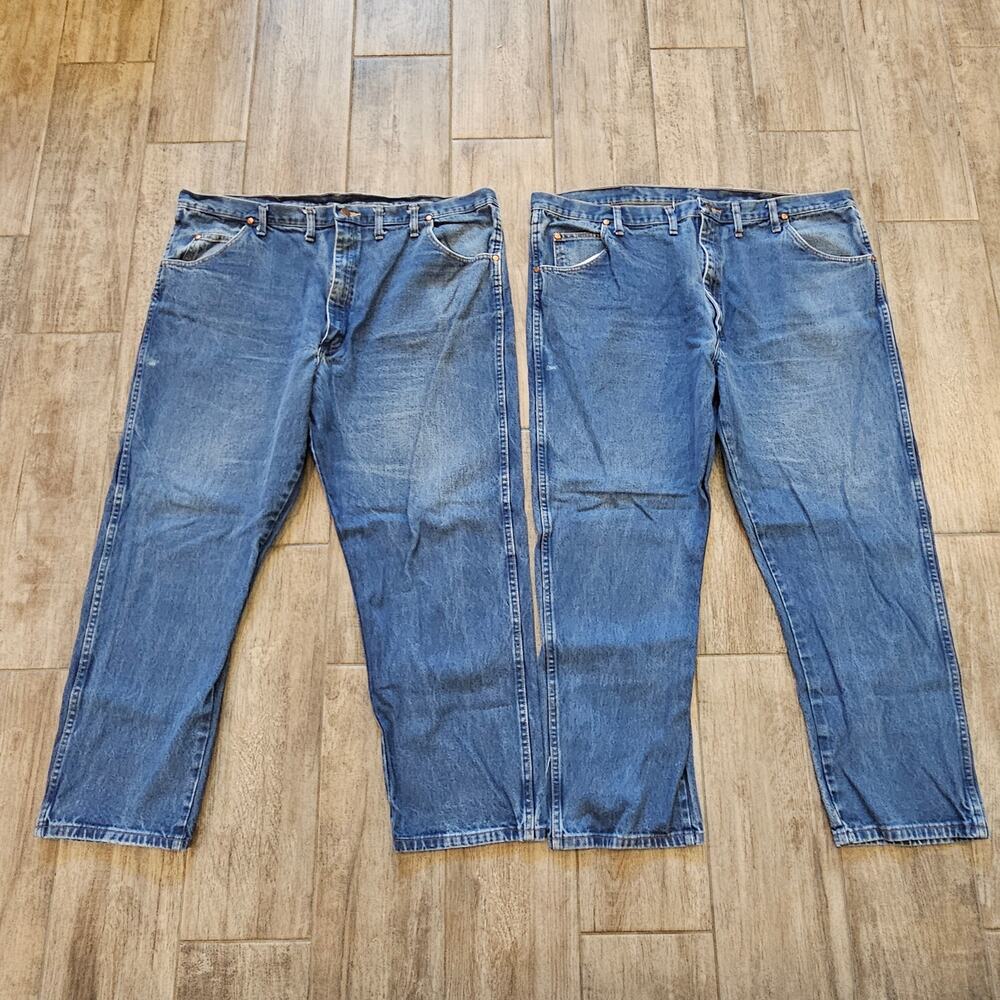 Wrangler Men’s Lot of 2‎ Jeans Size 46x30 Cowboy Cut Relaxed Fit Medium Wash